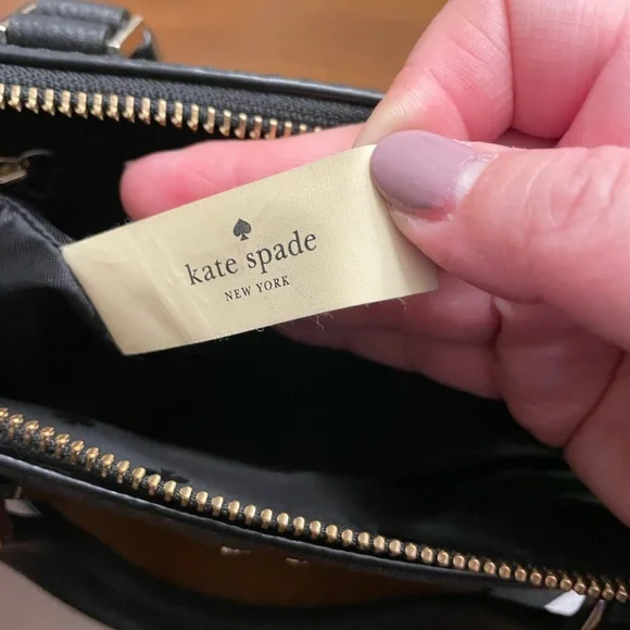 Kate Spade cross over bag. - Picture 8 of 12